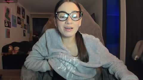 Jeimy Help me to reach 100 thumbs up online show from September 11, 2025, 2:00 am