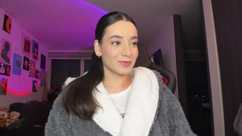 Jeimy Help me to reach 100 thumbs up online show from March 24, 2026, 1:43 am