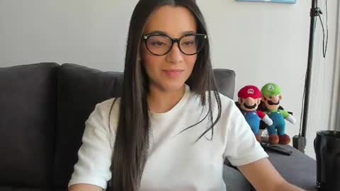 Jeimy Help me to reach 100 thumbs up online show from July 26, 2026, 10:49 pm