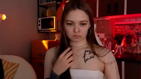 julidropp online show from February 16, 2026, 12:45 pm