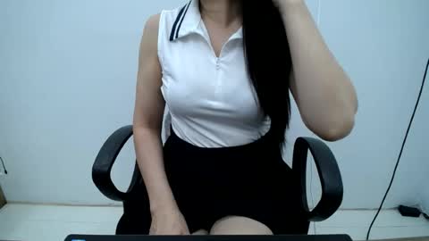 julie9x online show from July 19, 2026, 7:39 pm