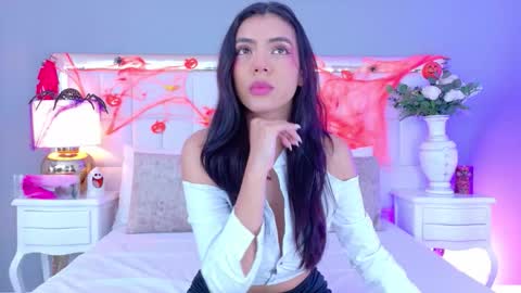 Snapshot of julie_bennet chatting on October 27, 2025, 3:21 am Juliet Bennet online show from October 27, 2025, 3:21 am