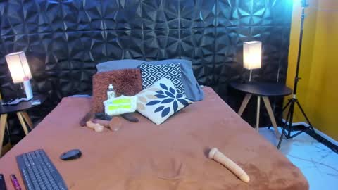 julie coper online show from January 22, 2025, 8:06 pm