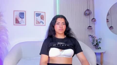 julie_devani online show from November 15, 2025, 8:05 pm