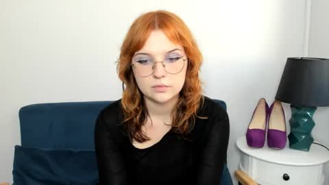 juliegentle online show from July 24, 2026, 3:21 pm