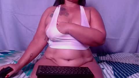 julielove1 online show from May 12, 2026, 10:23 am