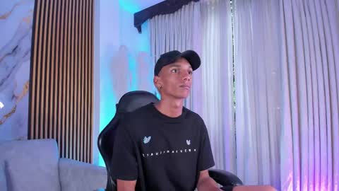 Julien online show from October 27, 2025, 12:31 pm