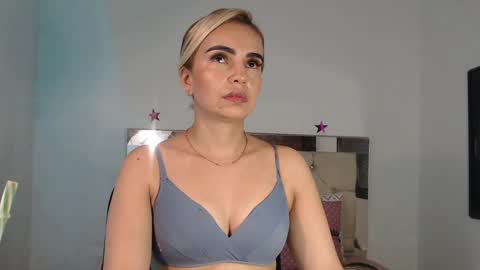 Snapshot of julieta__fox_ chatting on March 8, 2025, 2:12 am julieta__fox_ online show from March 8, 2025, 2:12 am