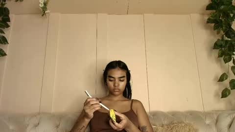 Snapshot of julieta_aguilar chatting on May 8, 2026, 7:19 pm Juli online show from May 8, 2026, 7:19 pm