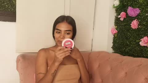 Snapshot of julieta_aguilar chatting on May 22, 2026, 7:08 pm Juli online show from May 22, 2026, 7:08 pm