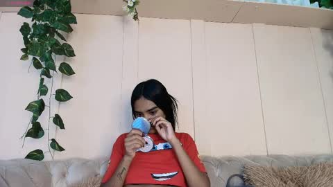 Snapshot of julieta_aguilar chatting on May 24, 2026, 7:19 pm Juli online show from May 24, 2026, 7:19 pm