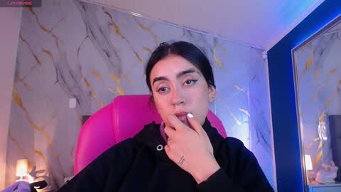 Snapshot of julieta_de_los_angeles chatting on February 5, 2025, 9:46 am Julieta online show from February 5, 2025, 9:46 am