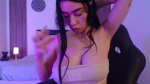 Snapshot of julieta_de_los_angeles chatting on December 18, 2025, 2:06 am Julieta online show from December 18, 2025, 2:06 am