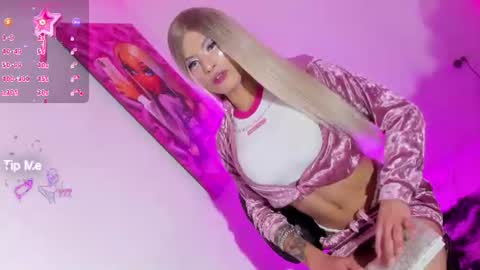Snapshot of julieta_princess_ chatting on June 18, 2026, 4:02 am online show from June 18, 2026, 4:02 am