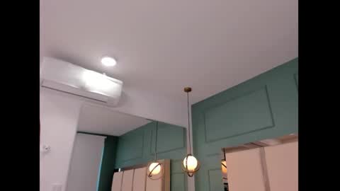     online show from January 18, 2026, 9:18 pm