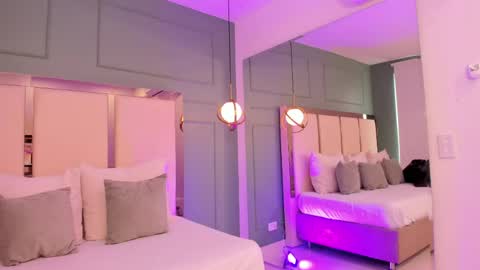 Snapshot of julieta_rose__ chatting on May 14, 2026, 8:26 pm online show from May 14, 2026, 8:26 pm