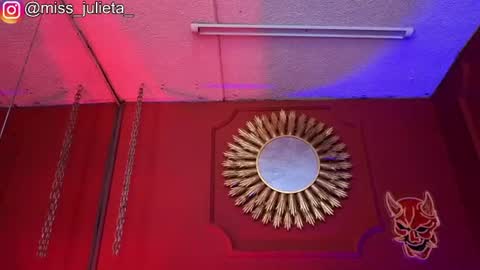  Julieta  online show from June 13, 2026, 12:36 pm