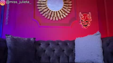  Julieta  online show from June 19, 2026, 12:09 pm