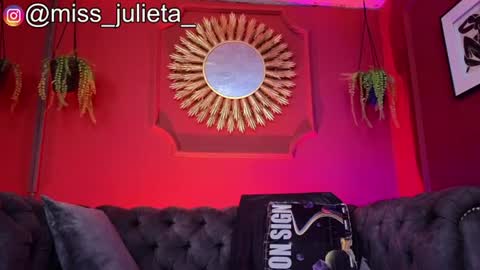  Julieta  online show from June 25, 2026, 11:37 am