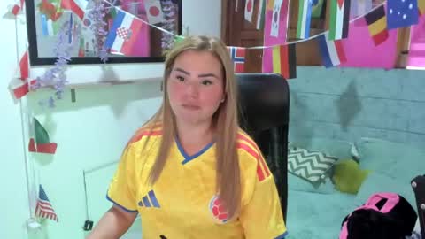 julieta_star69 online show from July 3, 2026, 7:09 pm