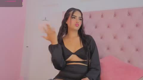 Snapshot of julietaa_miller chatting on October 19, 2025, 11:33 am Julieta online show from October 19, 2025, 11:33 am