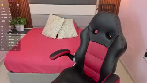  JULI  online show from September 15, 2025, 12:27 pm