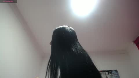 julietamartini online show from December 17, 2025, 9:48 am