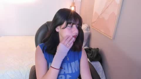 Julieth  online show from October 13, 2025, 7:36 pm