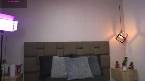 julieth_rojas online show from May 19, 2026, 4:08 am