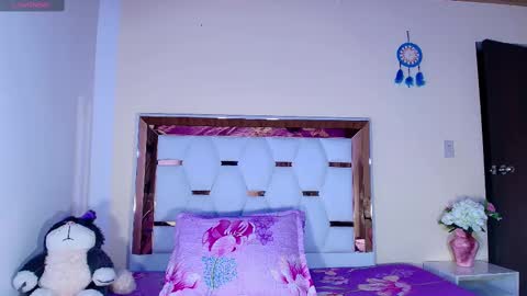 julieth rossi online show from March 5, 2025, 4:34 am