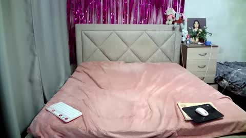 Julietkitty online show from March 7, 2025, 1:07 pm