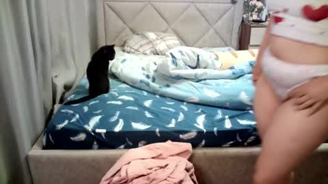 Julietkitty online show from June 29, 2026, 5:46 am