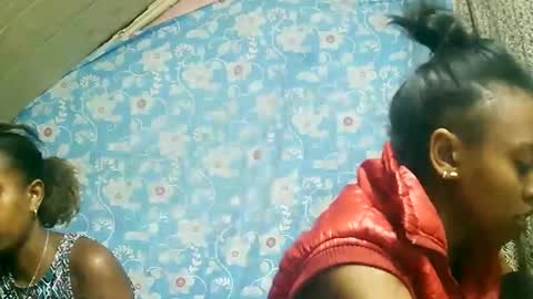 juliette9794 online show from September 28, 2025, 6:35 pm