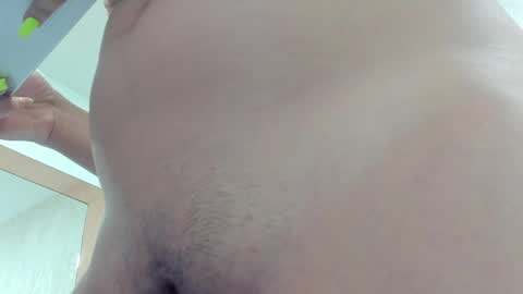 Snapshot of juliette_pretty_ chatting on May 18, 2026, 7:52 pm juliette_pretty_ online show from May 18, 2026, 7:52 pm