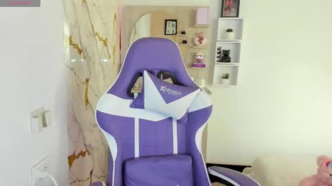 juliette online show from April 16, 2026, 4:08 pm