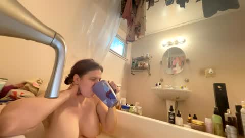juliettelatte81200 online show from July 10, 2026, 7:05 pm