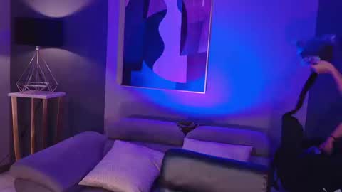 Juliette Moreau online show from March 12, 2026, 8:04 pm