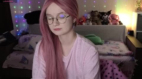 julifisher online show from March 28, 2026, 4:23 am