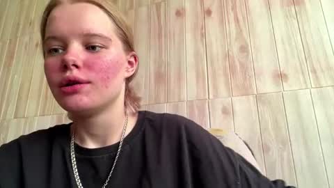 Malin online show from June 19, 2026, 3:27 pm