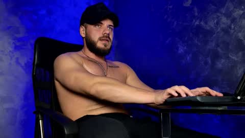 JULiUS   online show from January 9, 2026, 9:05 pm