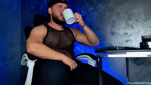 JULiUS   online show from February 2, 2026, 9:02 pm