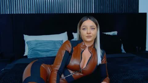 Snapshot of julliamilerrr chatting on November 19, 2025, 11:54 am Julia online show from November 19, 2025, 11:54 am