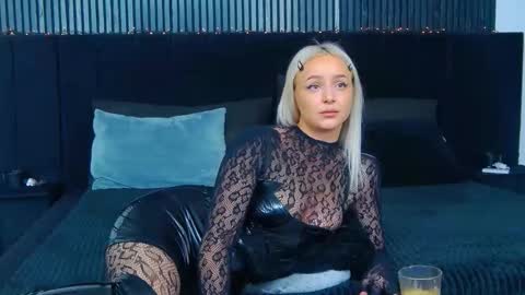 Snapshot of julliamilerrr chatting on January 9, 2026, 12:41 pm Julia online show from January 9, 2026, 12:41 pm