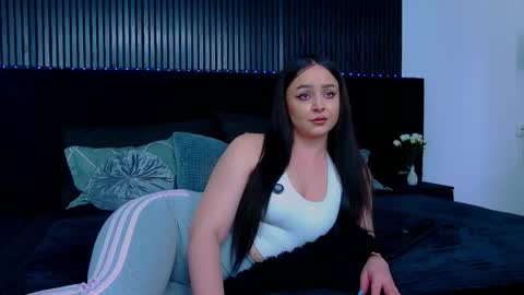 Julia online show from April 7, 2026, 11:21 am