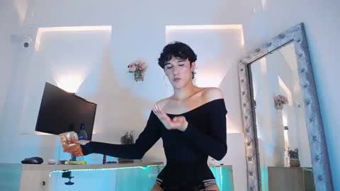 Snapshot of jullian_ricci chatting on May 19, 2026, 1:56 am jullian online show from May 19, 2026, 1:56 am