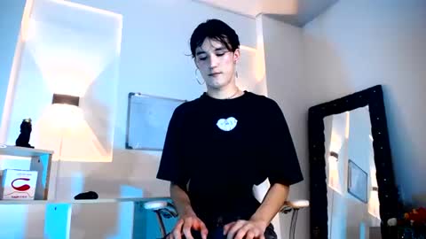 jullian online show from July 16, 2026, 8:26 pm
