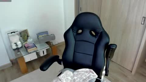 july_correa online show from September 9, 2025, 11:26 pm