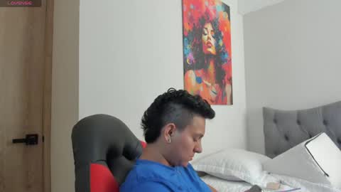 Julya Smith online show from May 22, 2026, 2:01 pm
