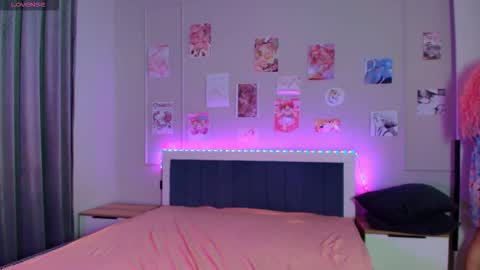 Kira online show from January 6, 2026, 6:22 pm