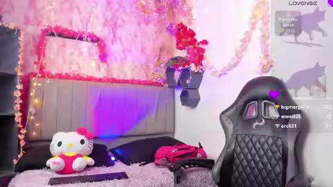 june__moon online show from July 28, 2026, 3:21 pm